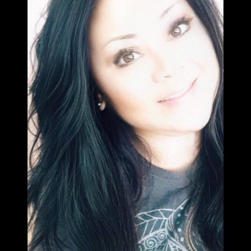 Meet your Posher, Carolina